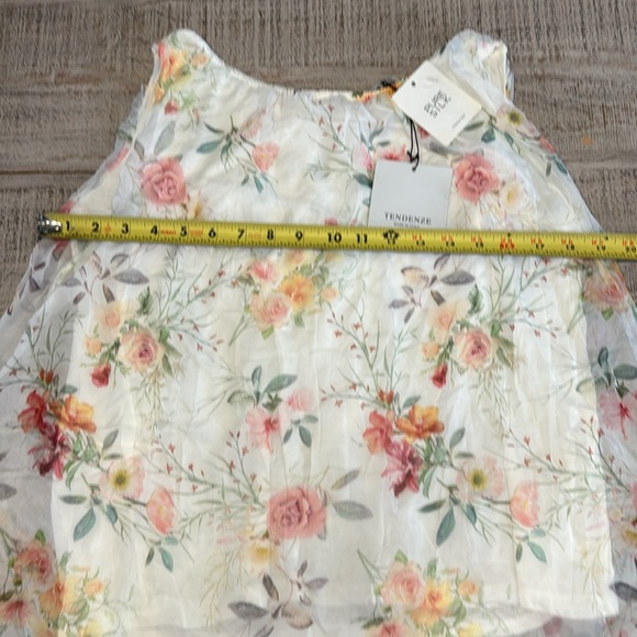 Tendenze Sleeveless Top - Picture 4 of 5